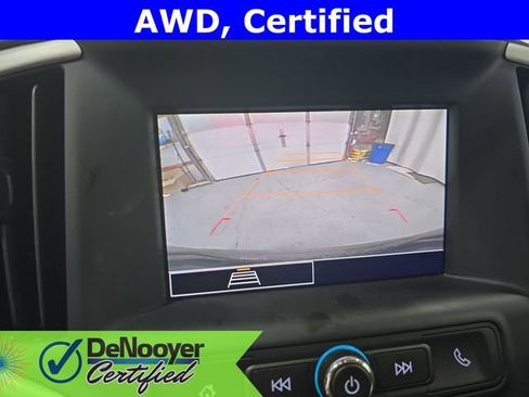 Used 2024 GMC Terrain SLE image 22