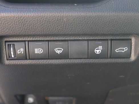 Used 2021 Toyota RAV4 XLE w/ Convenience Package AWD/4WD image 17