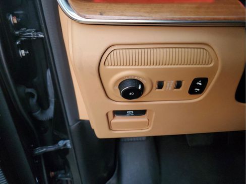 Certified 2022 Jeep Grand Wagoneer Series III w/ Rear Seat Video Group 1 image 27