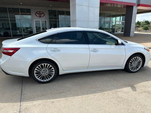 Used 2017 Toyota Avalon Touring FWD image 7