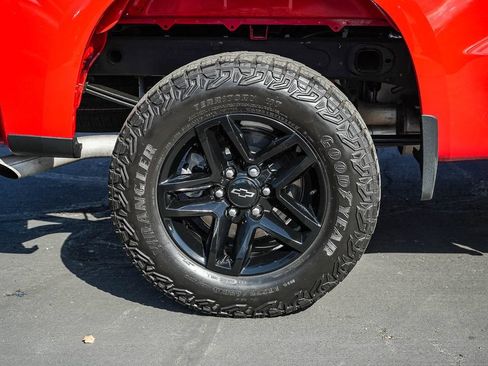 Used 2024 Chevrolet Silverado 1500 Custom Trail Boss w/ LPO, Dark Essentials Package AWD/4WD image 12