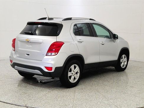 Used 2019 Chevrolet Trax LT w/ LT Convenience Package FWD image 7
