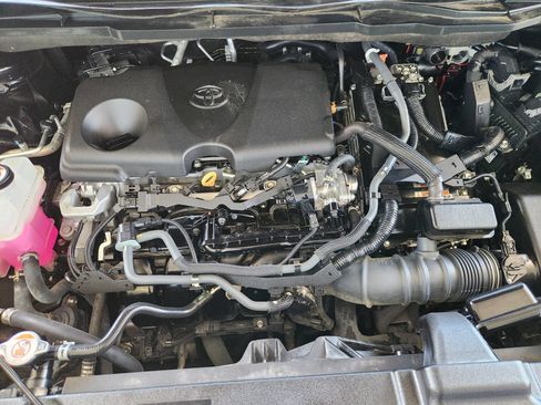 Used 2023 Toyota Sienna XLE FWD image 31