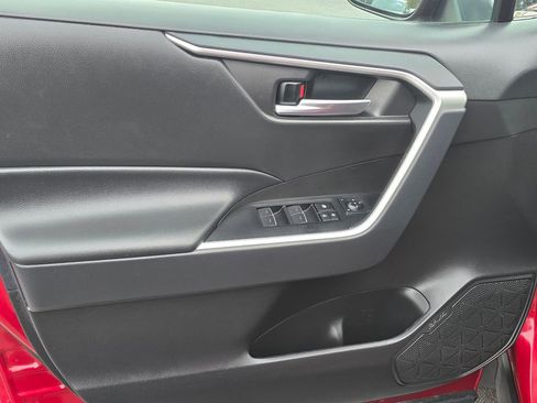 Used 2023 Toyota RAV4 XLE w/ Convenience Package image 17