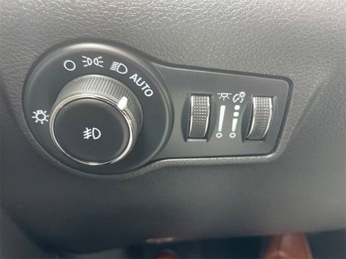 Used 2024 Jeep Compass Limited image 24