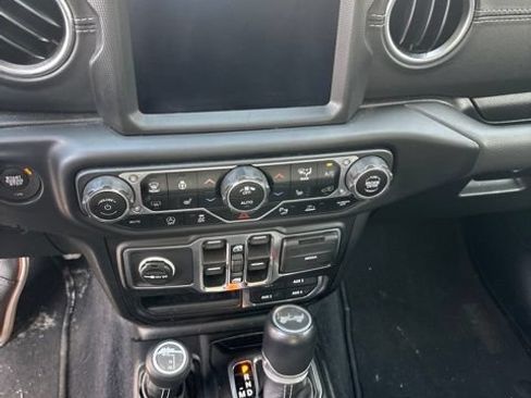Used 2021 Jeep Wrangler Unlimited Sahara AWD/4WD image 9