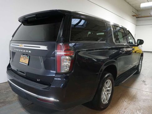 Used 2024 Chevrolet Suburban LT image 7