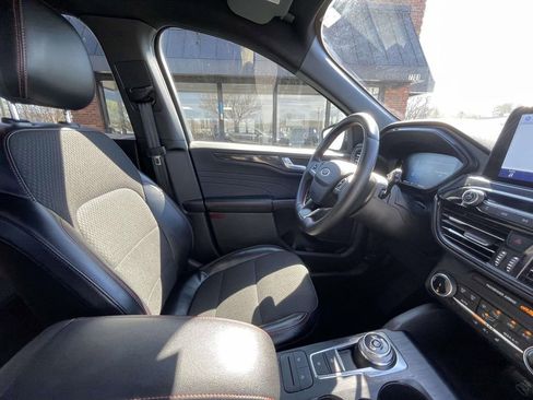 Used 2024 Ford Escape ST-Line image 16