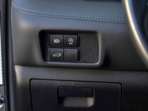 Used 2024 Toyota Highlander LE image 29