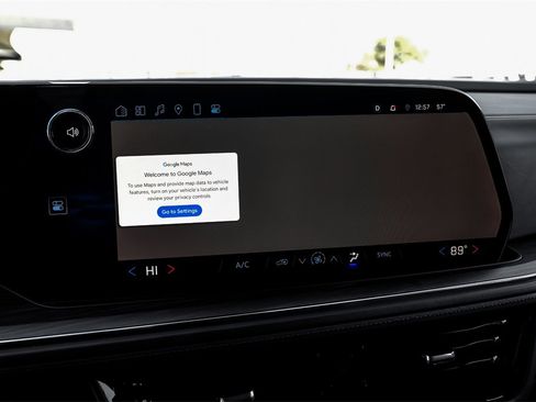 Used 2025 Chevrolet Suburban LS image 18