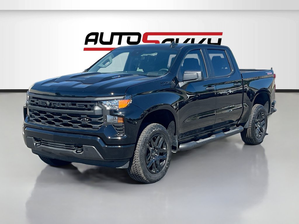 Used 2026 Chevrolet Silverado 1500 Custom Trail Boss w/ Turbomax Blackout Package AWD/4WD image 3