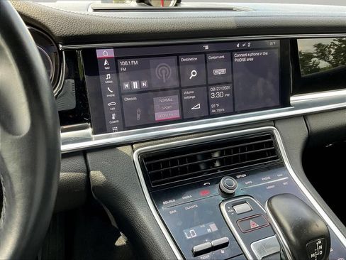 Used 2020 Porsche Panamera image 12