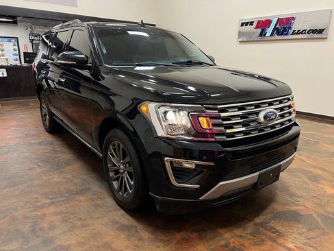 Used 2020 Ford Expedition Limited image 3