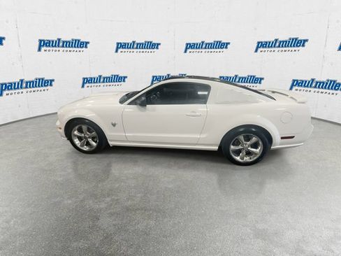 Used 2009 Ford Mustang GT RWD image 7