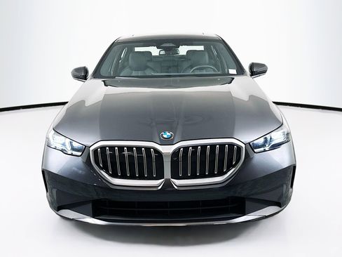 Used 2025 BMW 530i image 2