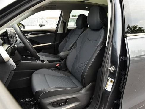 New 2026 Volkswagen Tiguan SE AWD/4WD image 19