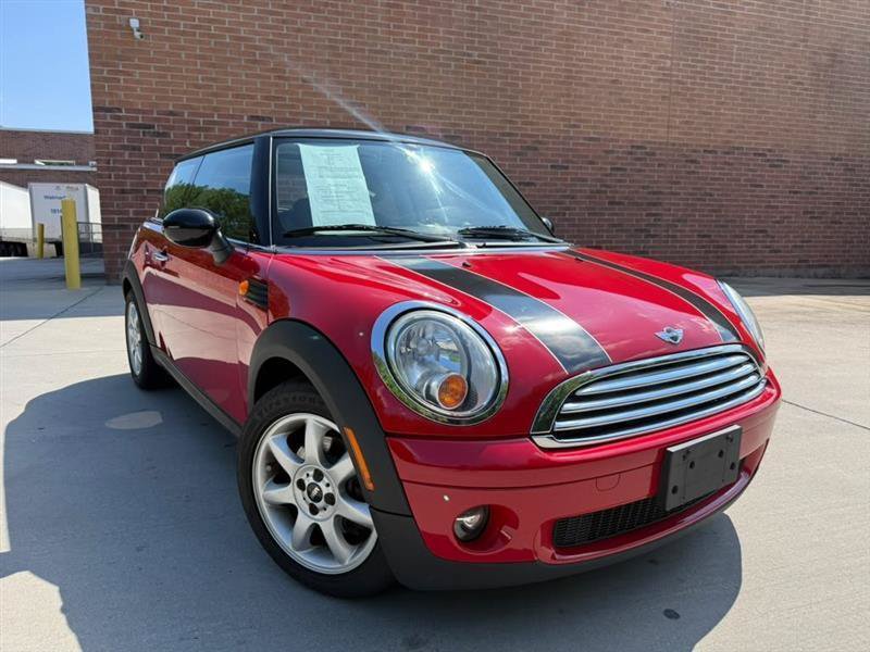 Used 2010 MINI Cooper Hardtop FWD image 1