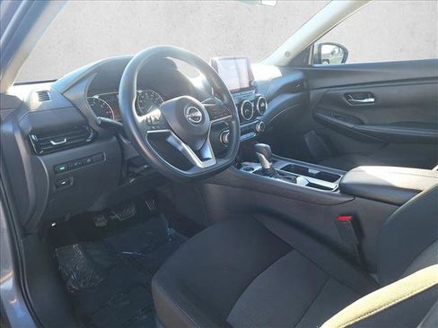 Used 2025 Nissan Sentra SV image 9