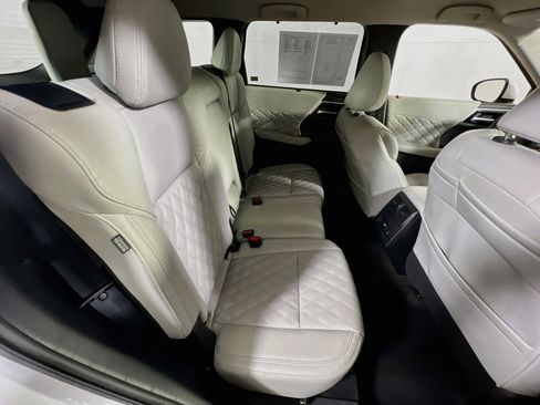 Used 2024 Mitsubishi Outlander SEL AWD/4WD image 26