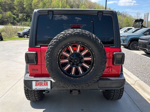 Used 2018 Jeep Wrangler Unlimited Sport S AWD/4WD image 4