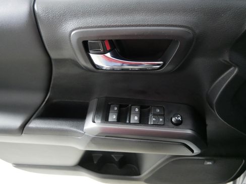 Used 2023 Toyota Tacoma TRD Sport w/ TRD Premium Sport Package AWD/4WD image 19