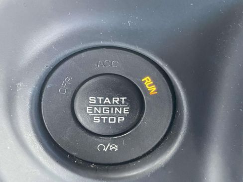 Used 2018 Jeep Wrangler Unlimited Sahara w/ Dual Top Group AWD/4WD image 20