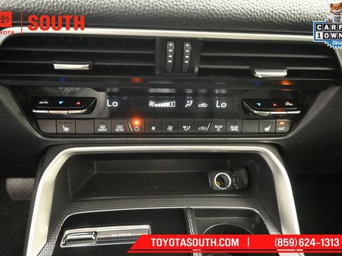 Used 2025 MAZDA CX-70 3.3 Turbo w/ Preferred Package AWD/4WD image 18
