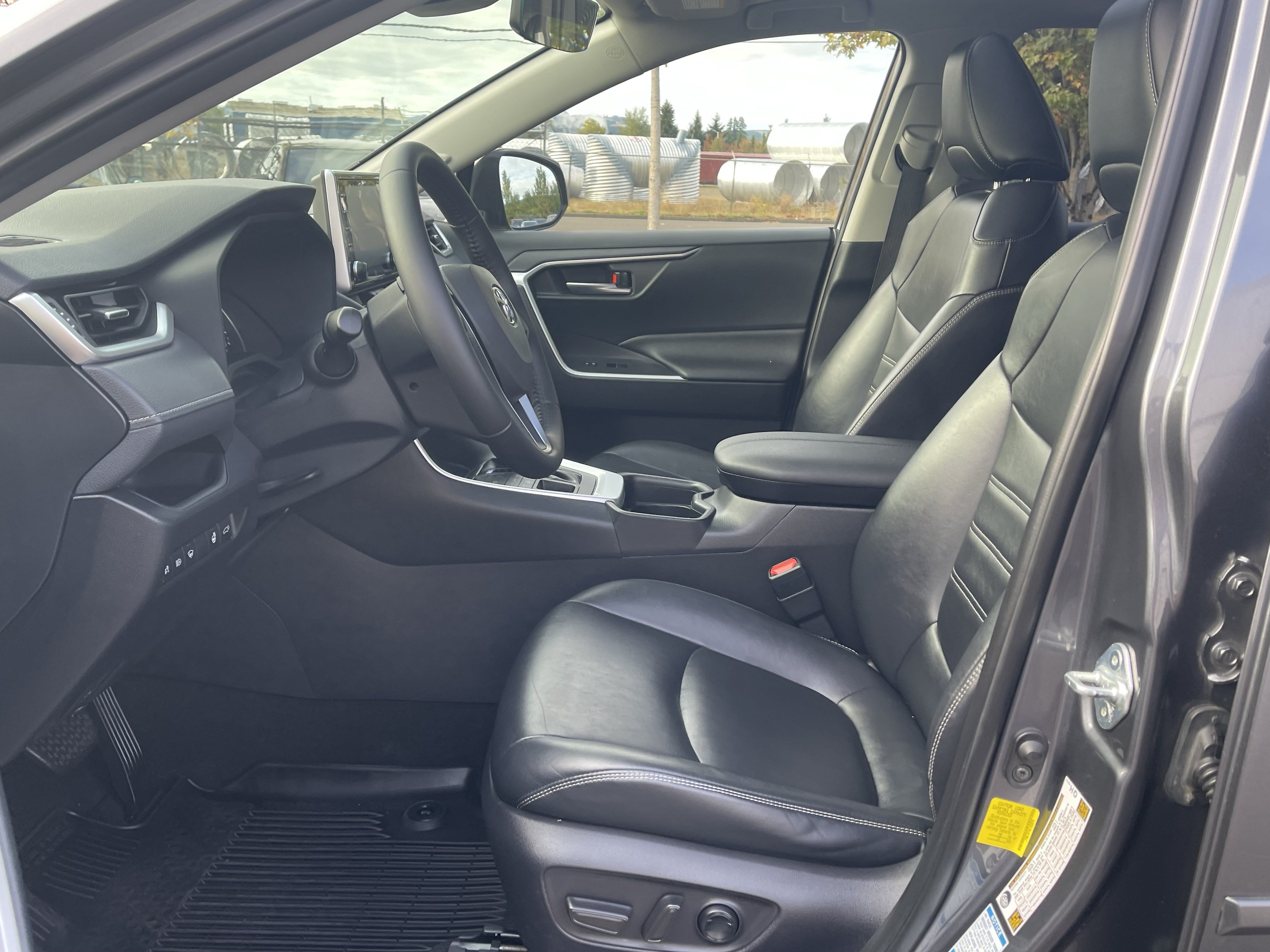 Used 2020 Toyota RAV4 XLE Premium AWD/4WD image 11