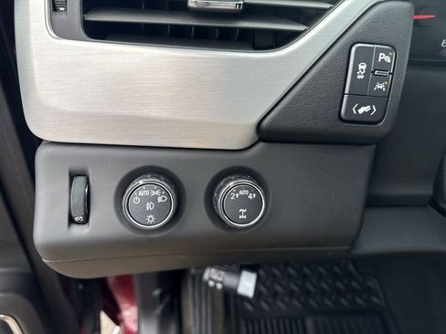 Certified 2017 GMC Yukon XL SLT w/ Open Road Package image 18