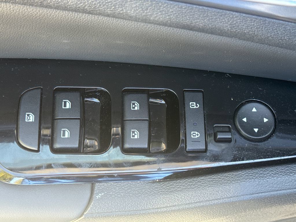 Used 2025 Kia Sportage EX w/ Premium Package FWD image 14
