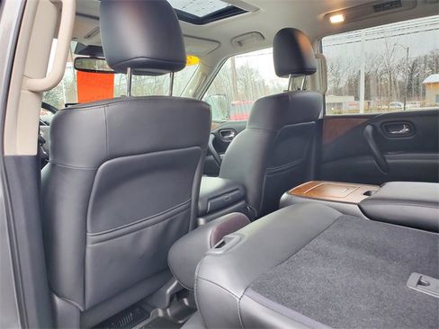 Used 2023 Nissan Armada SL w/ Captain's Chairs Package image 10