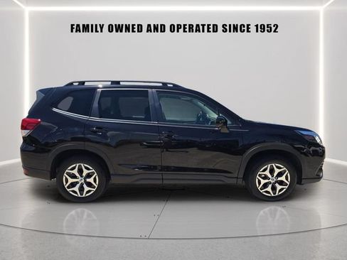 Certified 2023 Subaru Forester Premium AWD/4WD image 2