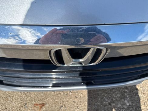 Used 2018 Honda Accord Touring image 11