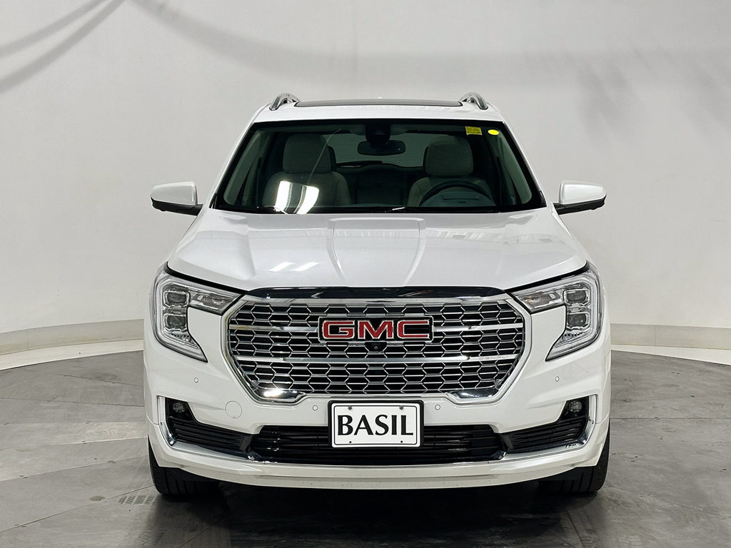 Used 2024 GMC Terrain Denali w/ Denali Premium Package AWD/4WD image 46