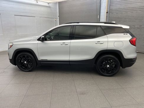 Used 2020 GMC Terrain SLE w/ Elevation Edition FWD image 8