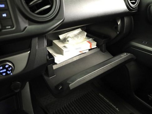 Used 2017 Toyota Tacoma SR image 22