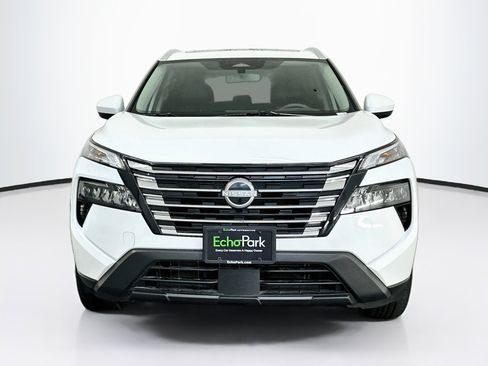 Used 2025 Nissan Rogue SV w/ SV Premium Package AWD/4WD image 2