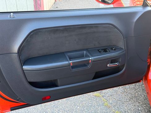 Used 2009 Dodge Challenger SRT8 w/ SRT Option Group II RWD image 12
