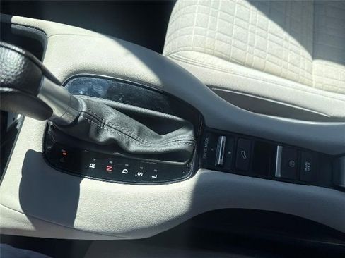 Used 2023 Honda HR-V LX image 11