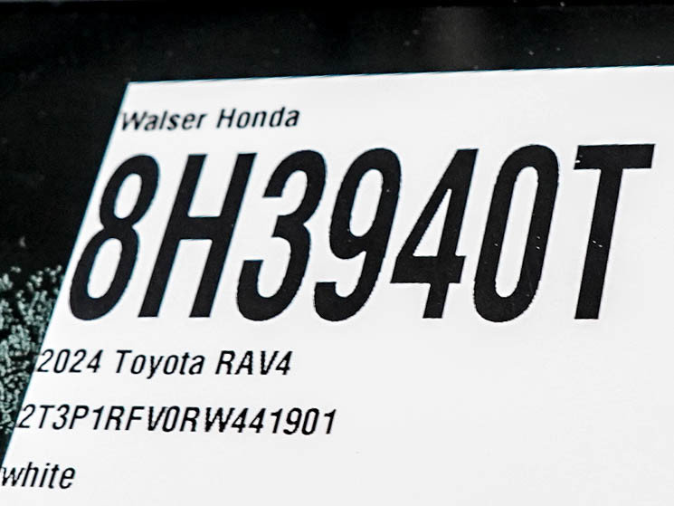 Used 2024 Toyota RAV4 XLE AWD/4WD image 29