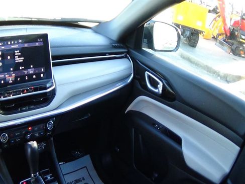 Certified 2024 Jeep Compass Limited w/ Sun and Sound Group image 16