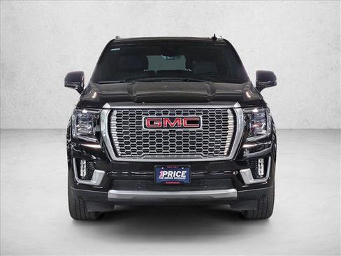 Used 2024 GMC Yukon Denali w/ Advanced Technology Package RWD image 2