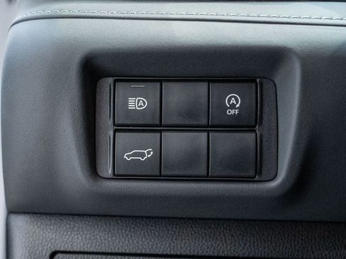 Used 2023 Toyota Highlander XSE image 23