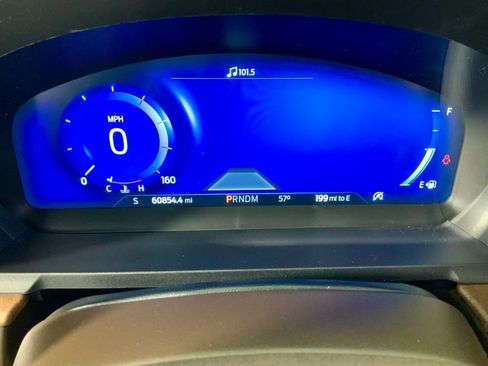 Used 2021 Ford Explorer King Ranch w/ Premium Technology Package image 27