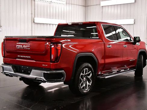 Used 2024 GMC Sierra 1500 SLT w/ SLT Premium Package AWD/4WD image 7