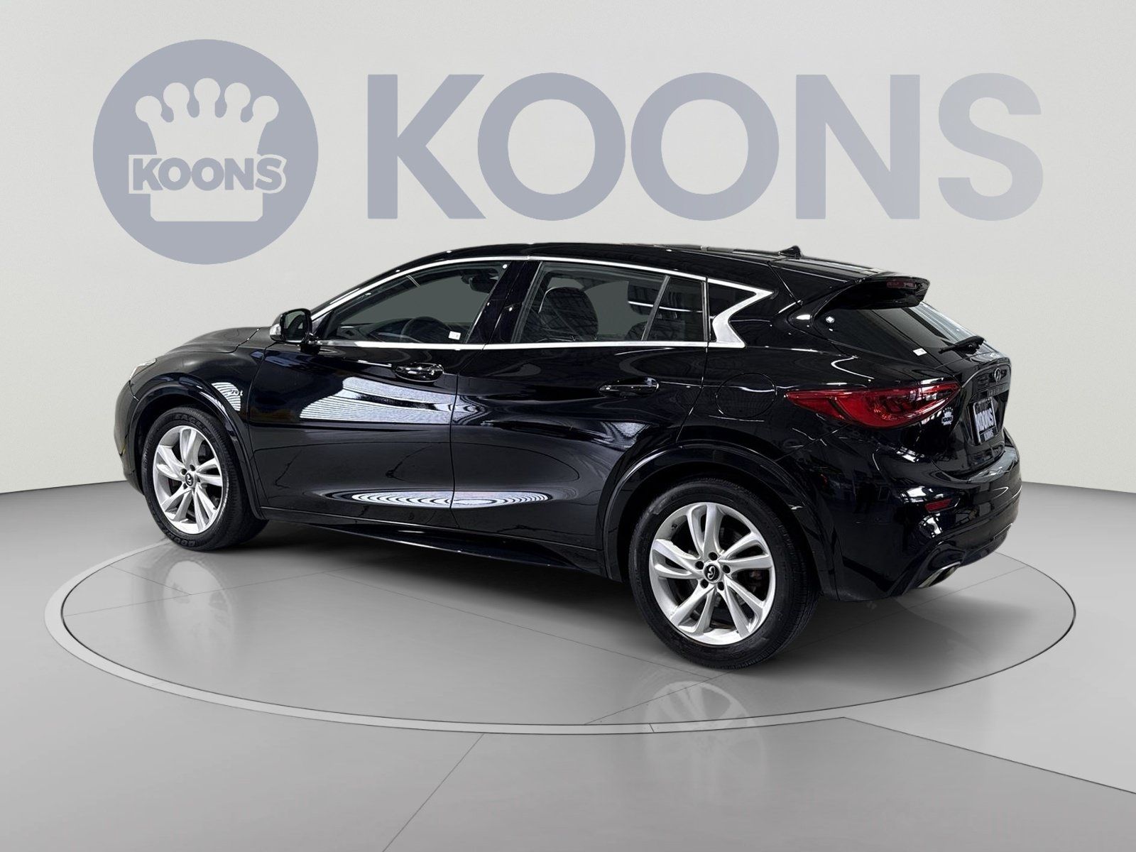 Used 2018 INFINITI QX30 FWD image 8