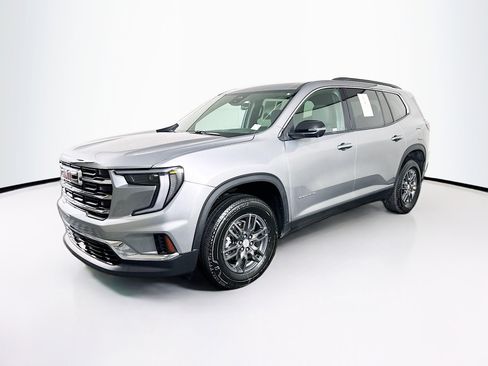Used 2025 GMC Acadia Elevation image 3