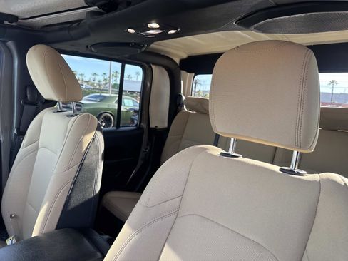 Used 2020 Jeep Gladiator Sport w/ Quick Order Package 24S image 21