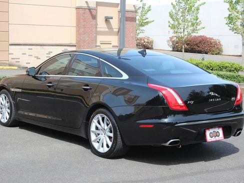 Used 2013 Jaguar XJ AWD image 3