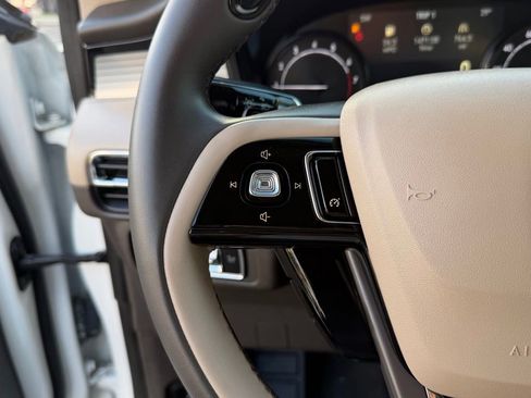 Used 2022 Lincoln Corsair FWD image 21